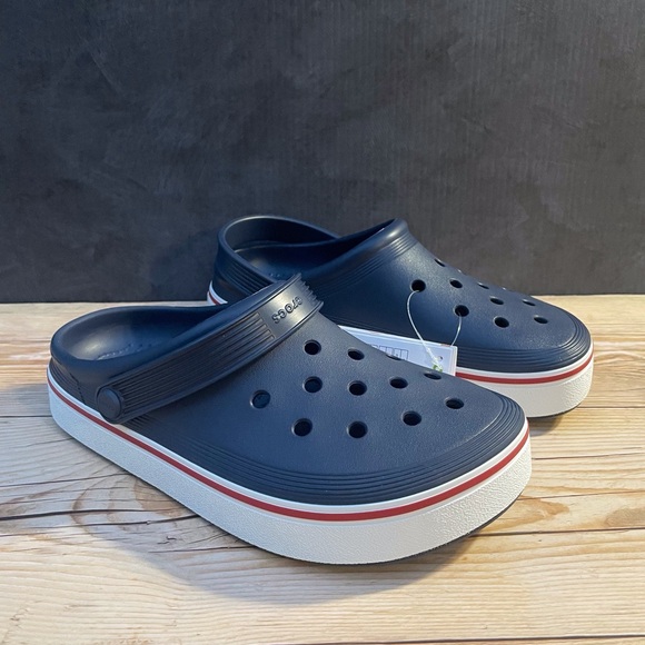 Crocs Off Court Clog - Picture 8 of 16